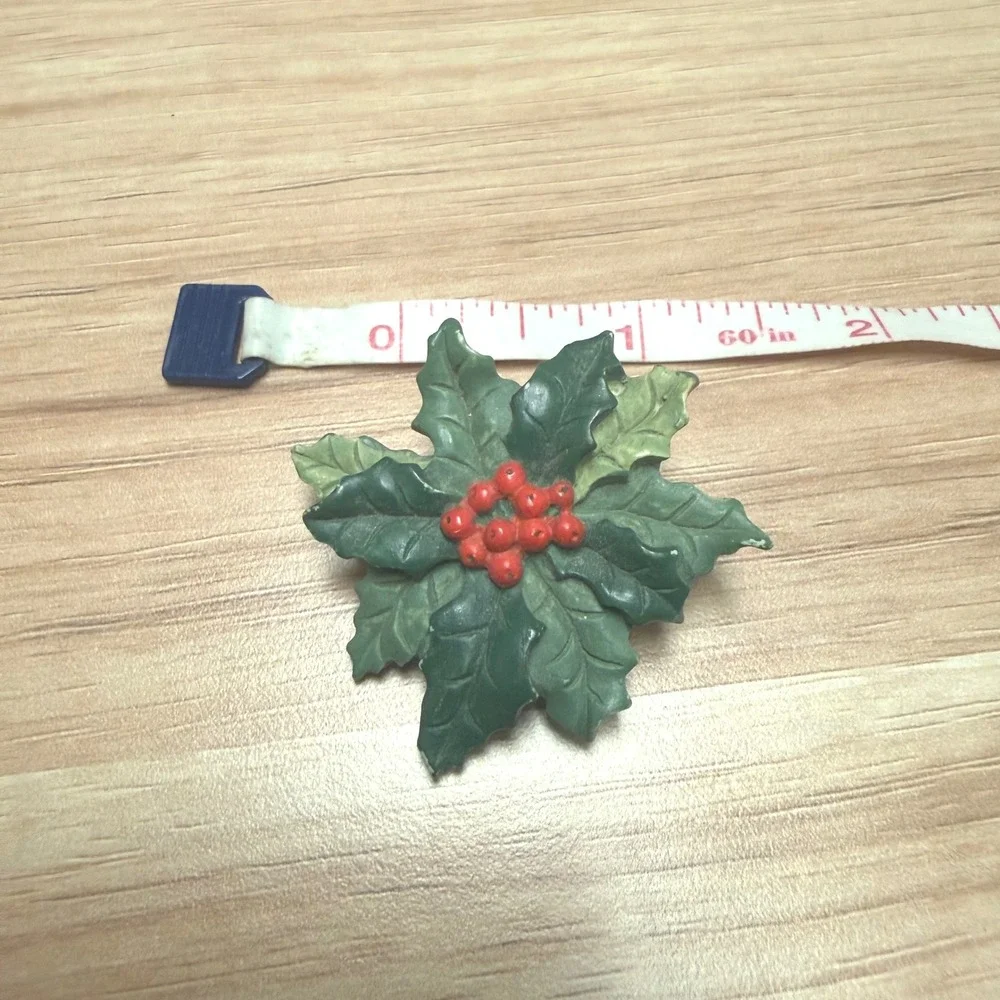 Vintage Hallmark HMK CDS Christmas Holly Berry Green Leaf Red Brooch Pin